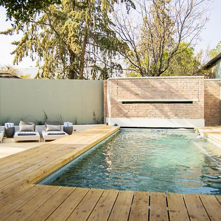The Windhoek Luxury Suites מראה חיצוני תמונה