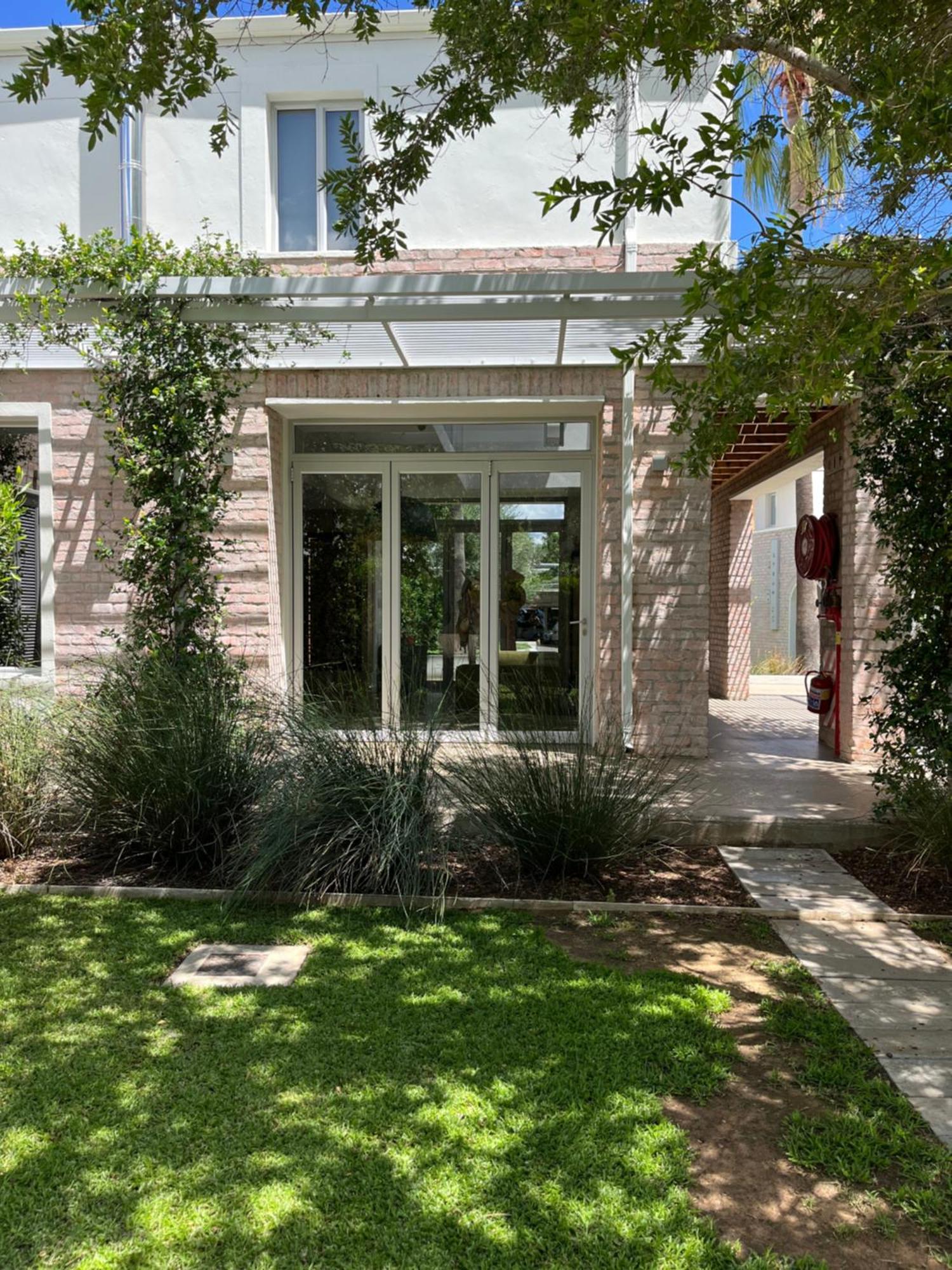 The Windhoek Luxury Suites מראה חיצוני תמונה
