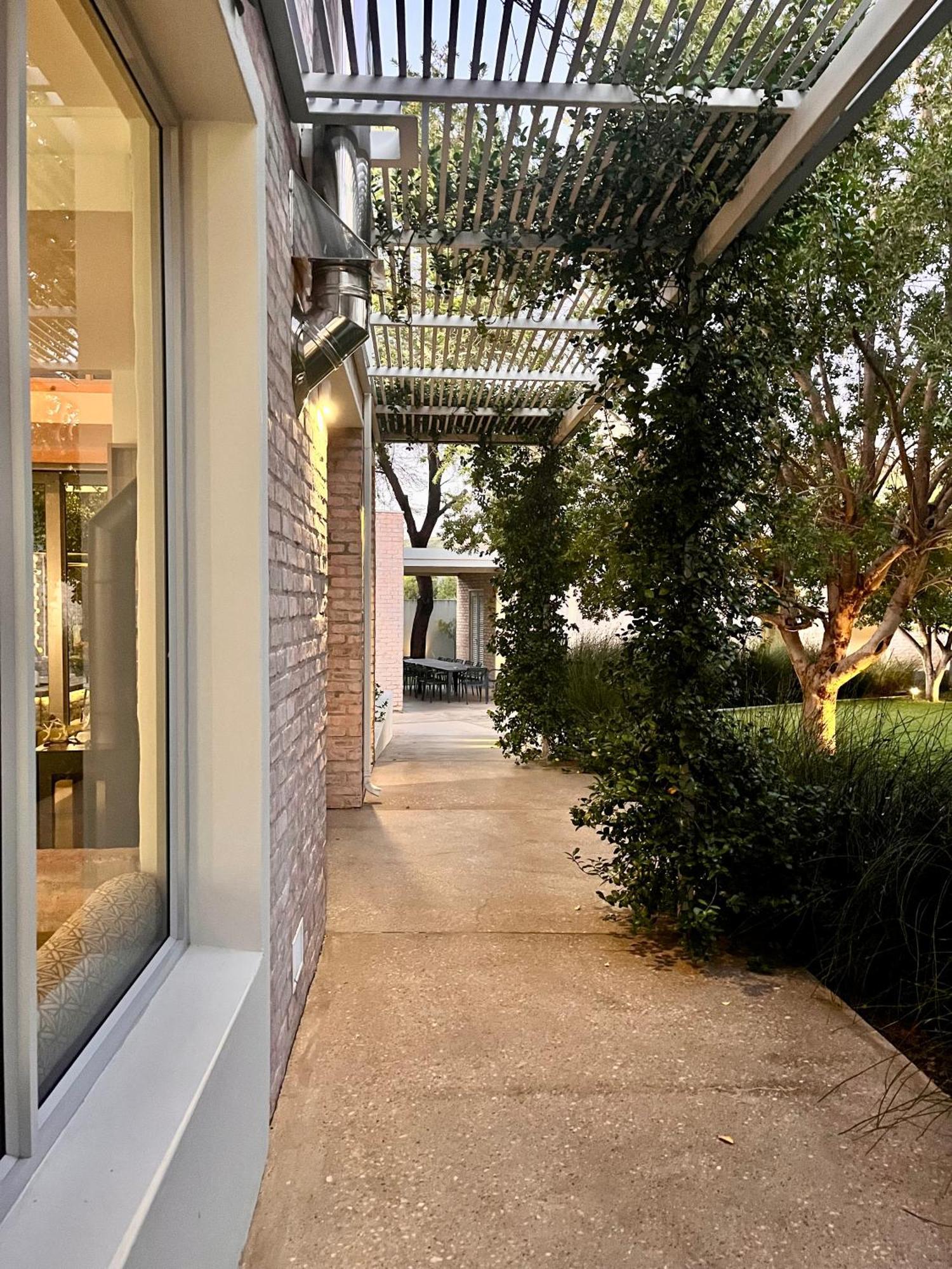 The Windhoek Luxury Suites מראה חיצוני תמונה