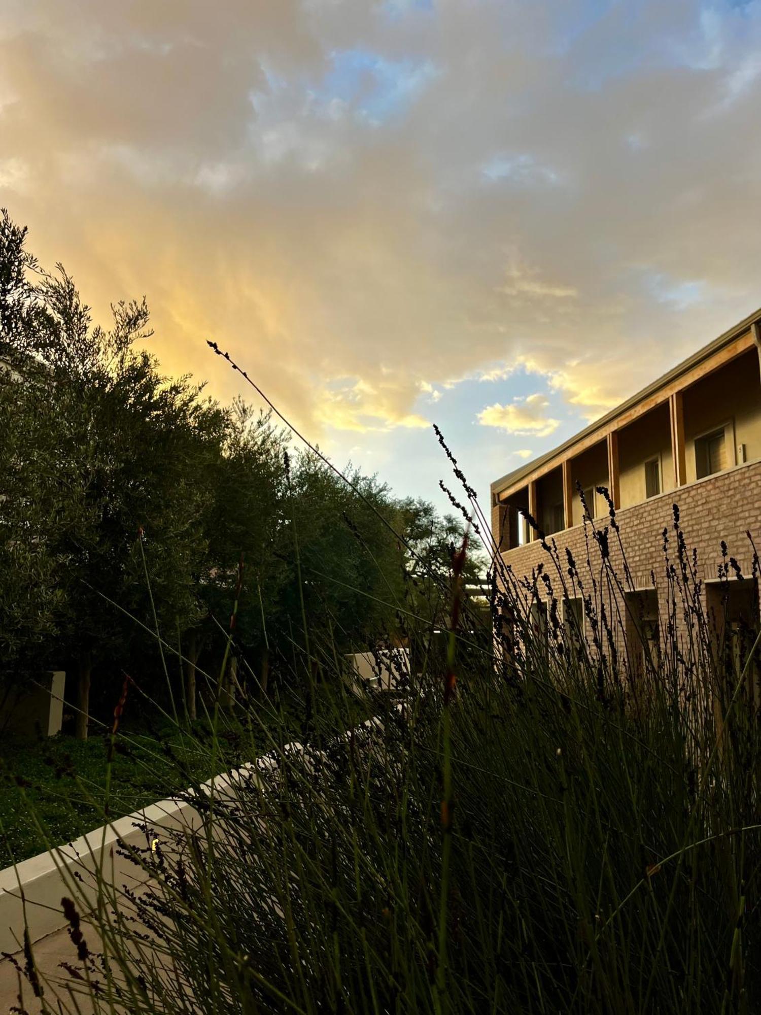 The Windhoek Luxury Suites מראה חיצוני תמונה