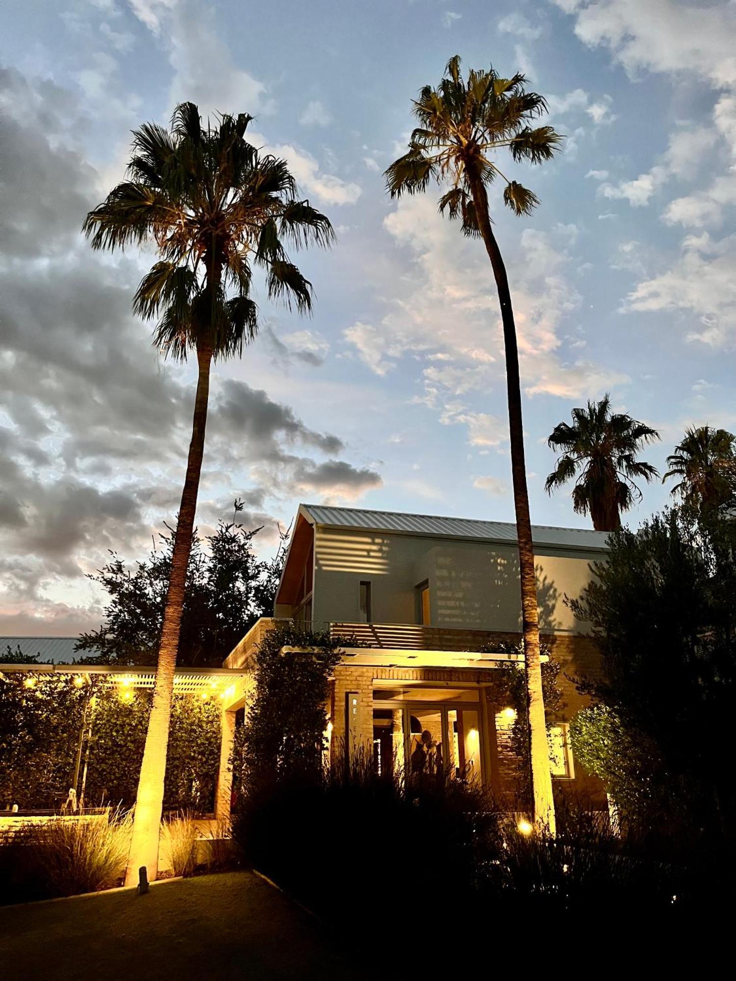 The Windhoek Luxury Suites מראה חיצוני תמונה