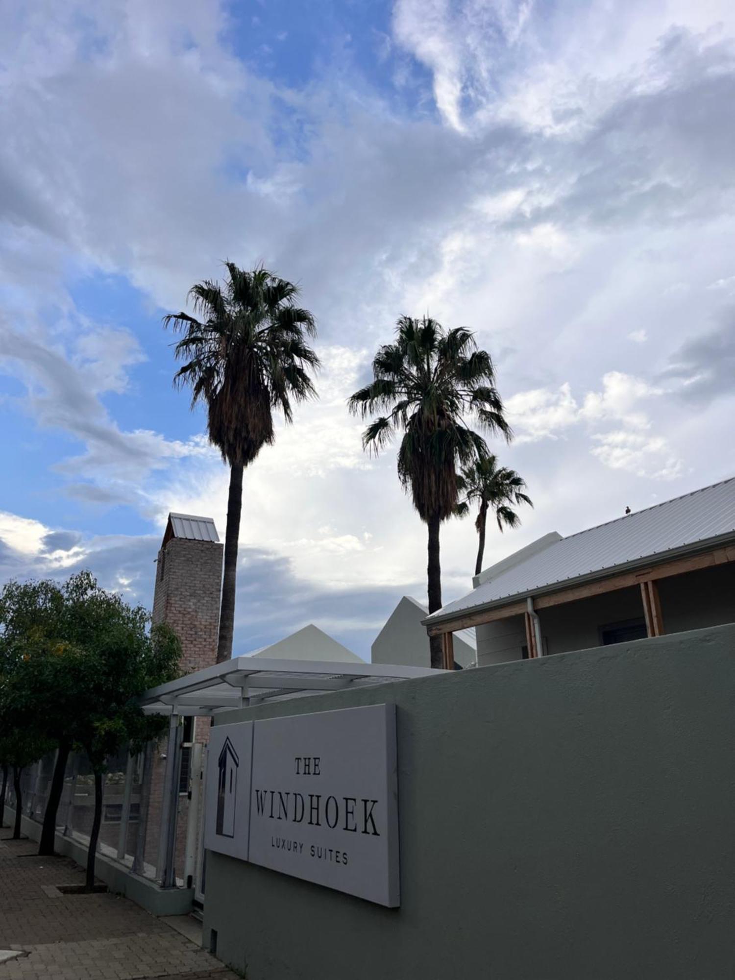 The Windhoek Luxury Suites מראה חיצוני תמונה