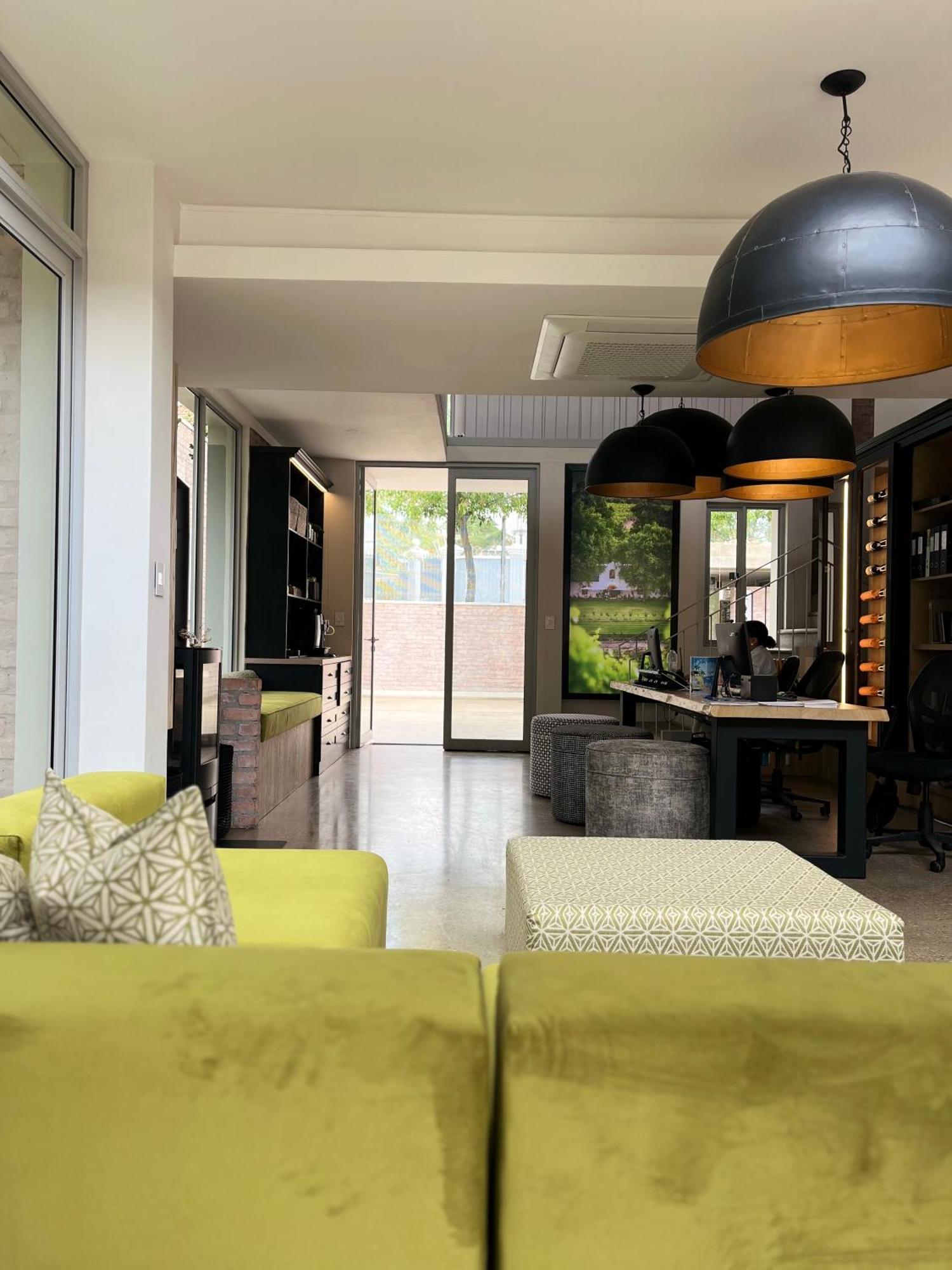 The Windhoek Luxury Suites מראה חיצוני תמונה