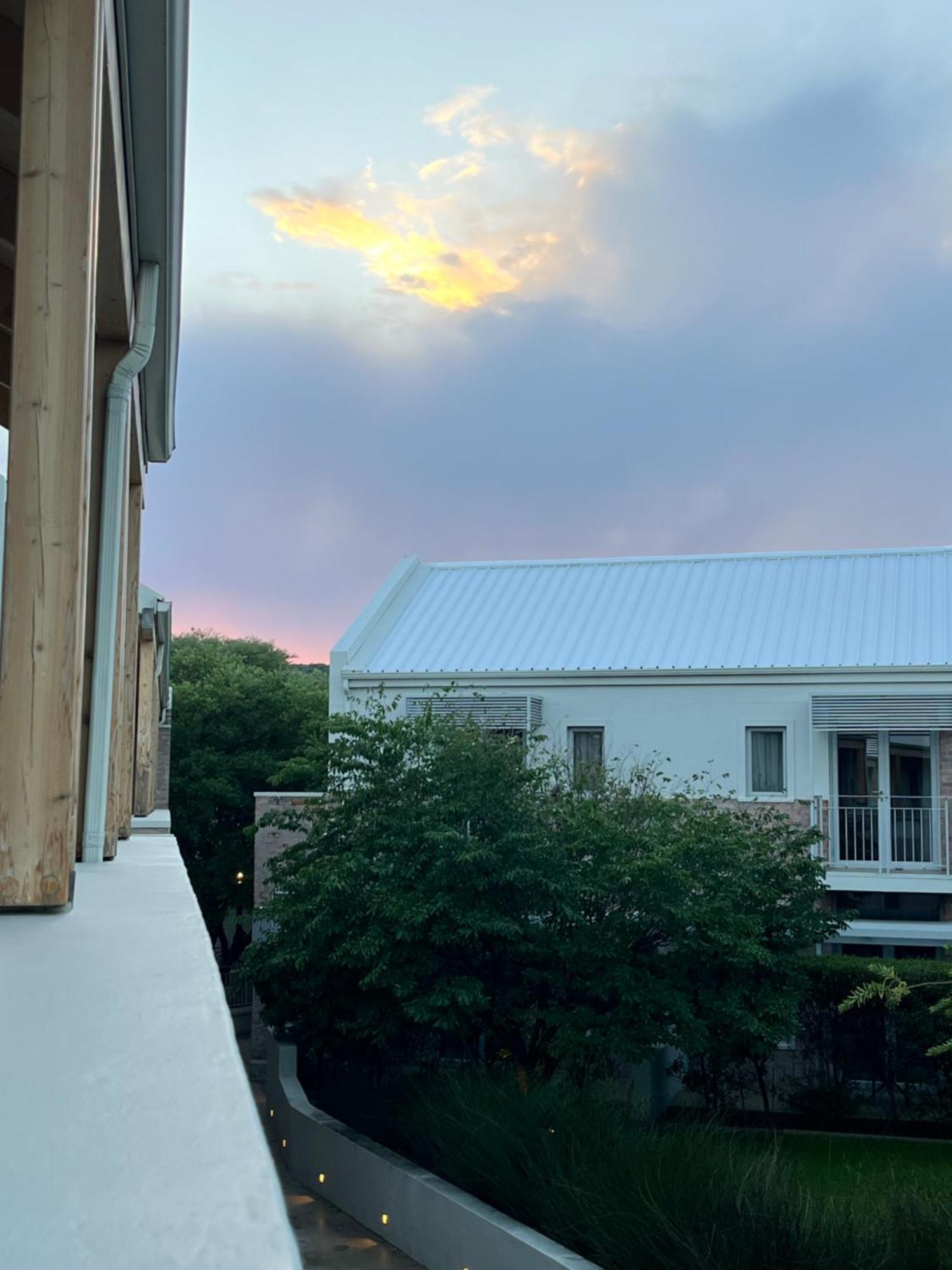 The Windhoek Luxury Suites מראה חיצוני תמונה